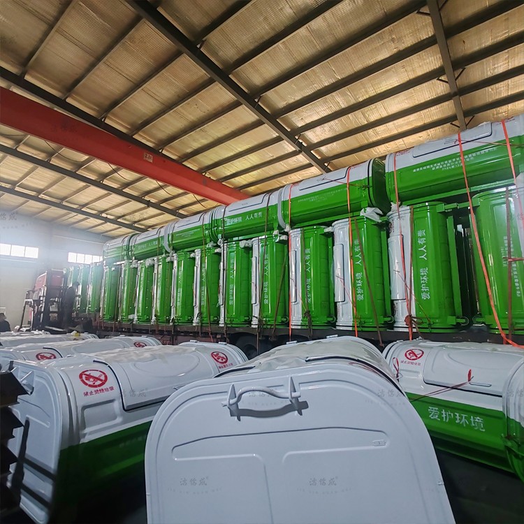 甘肅第èr批88個(gè)勾臂垃圾箱發(fā)貨